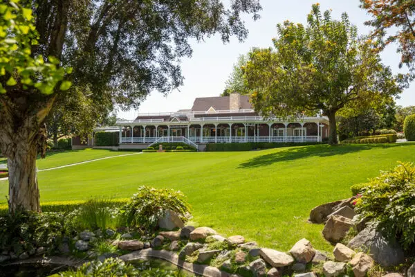 Grand Tradition - Exterior Lawn