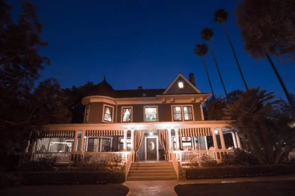 Christmas House - Night - WeddingCompass.com