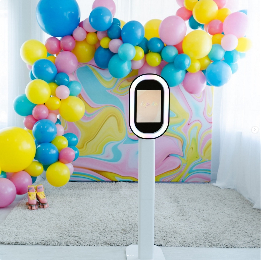 Confetti Photo Booth - Fun balloons Background